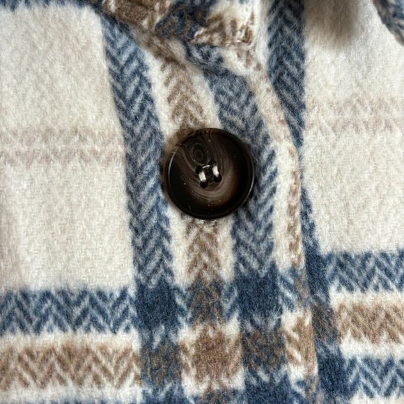 Shacket - Picture 7 of 7